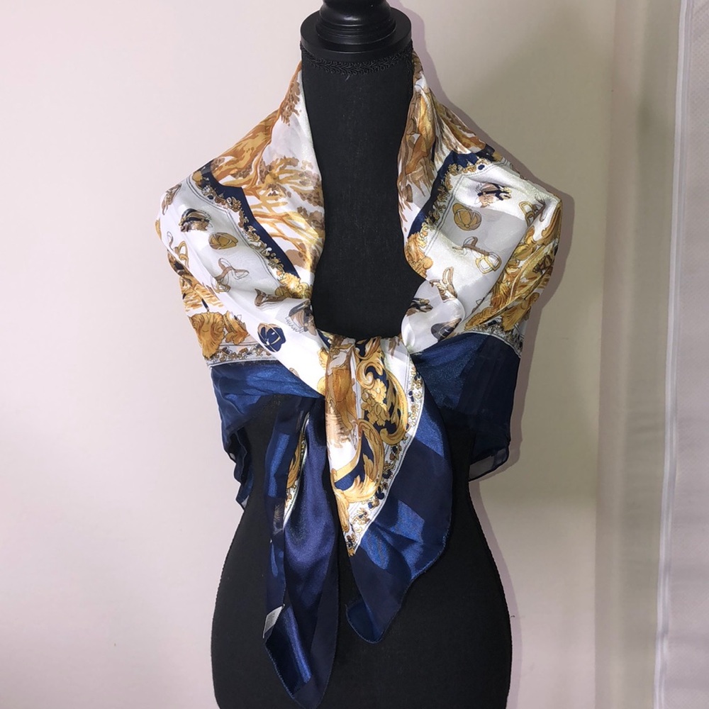 NWOT Women’s Scarf